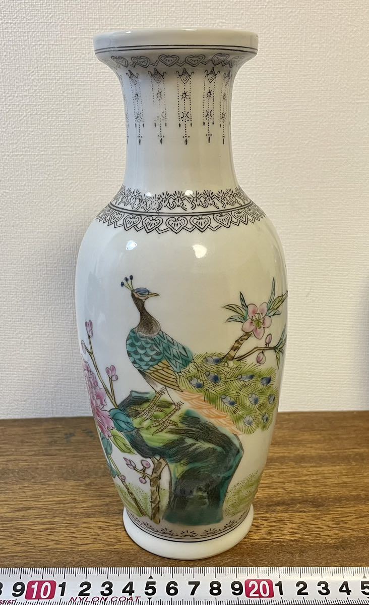 中国景徳鎮 粉彩 色絵孔雀図 花瓶 中国古玩 骨董 陶芸 景徳鎮 古玩