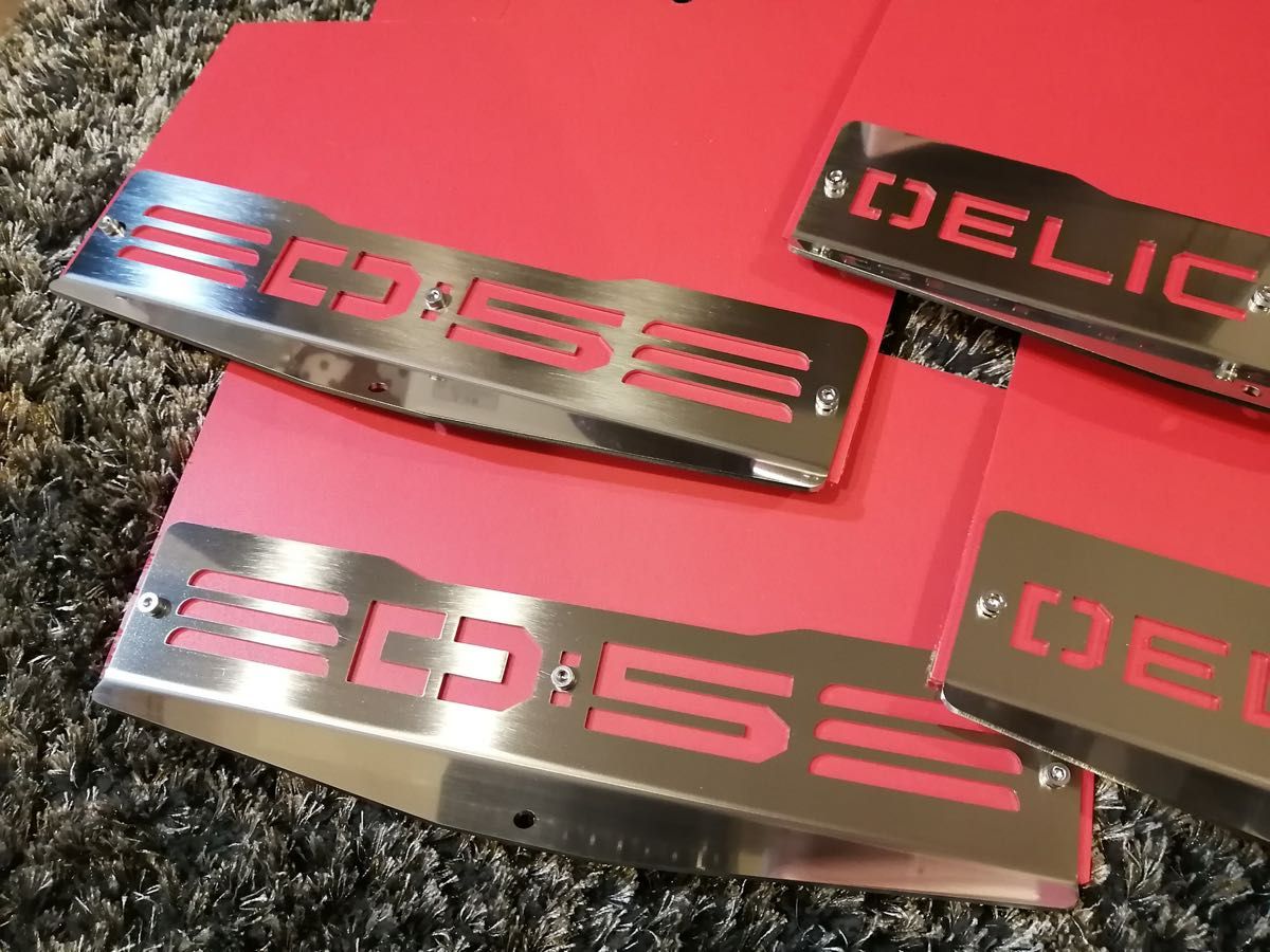 デリカD5 マッドフラップ赤 後期型専用 SUS304 #400｜Yahoo!フリマ（旧