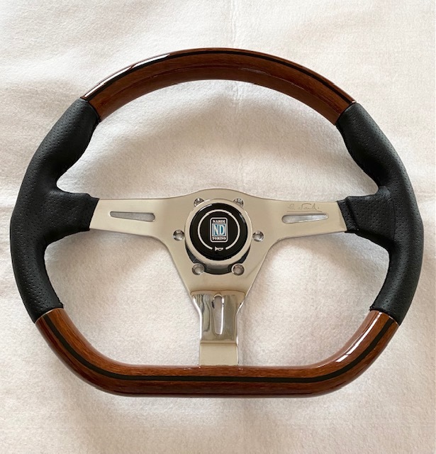 新品 社外 ナルディ NARDIステアリング D型 ハンドル ホーンボタン付き