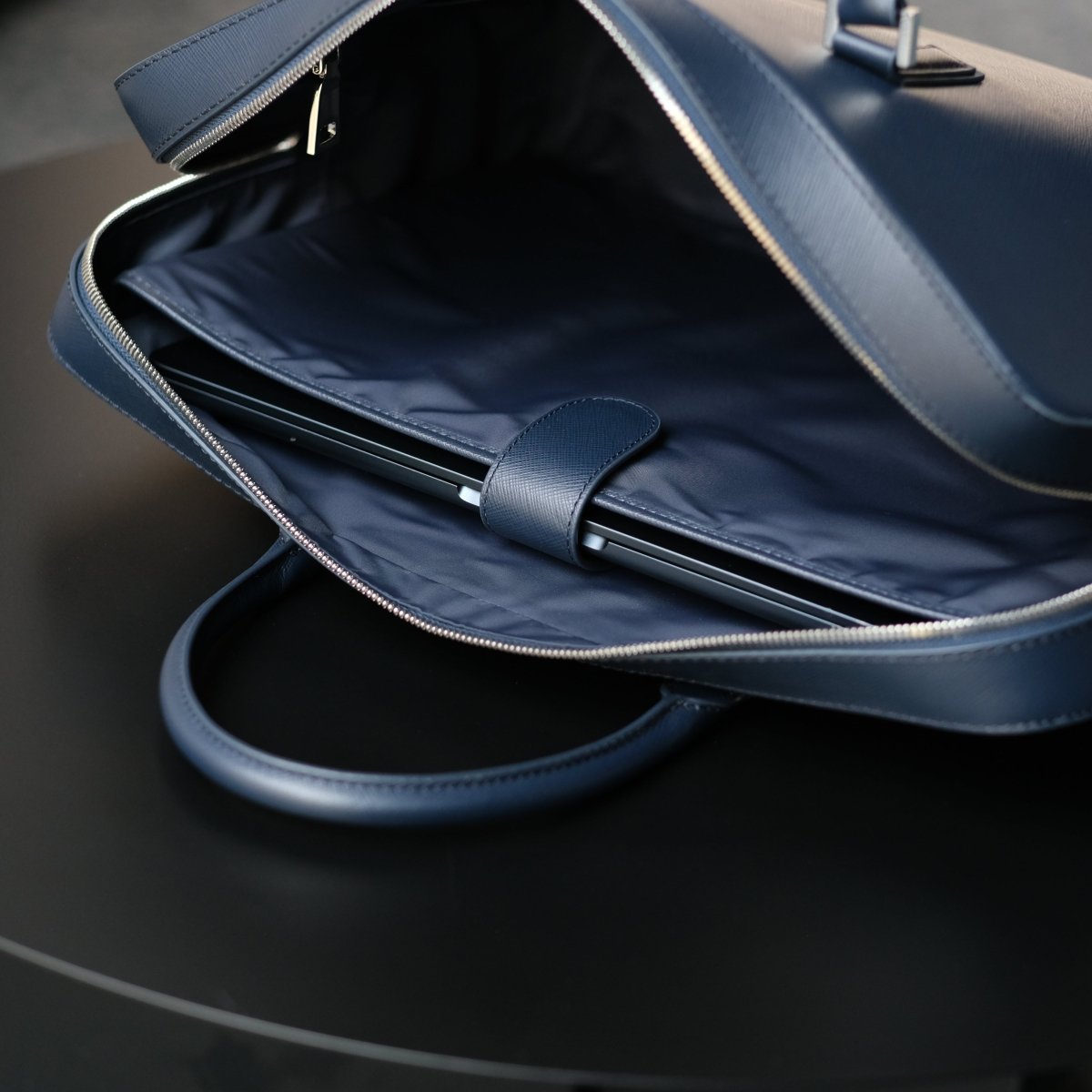 イタリアンサフィアーノレザーブリーフケース｜aucentic(オーセンティック)