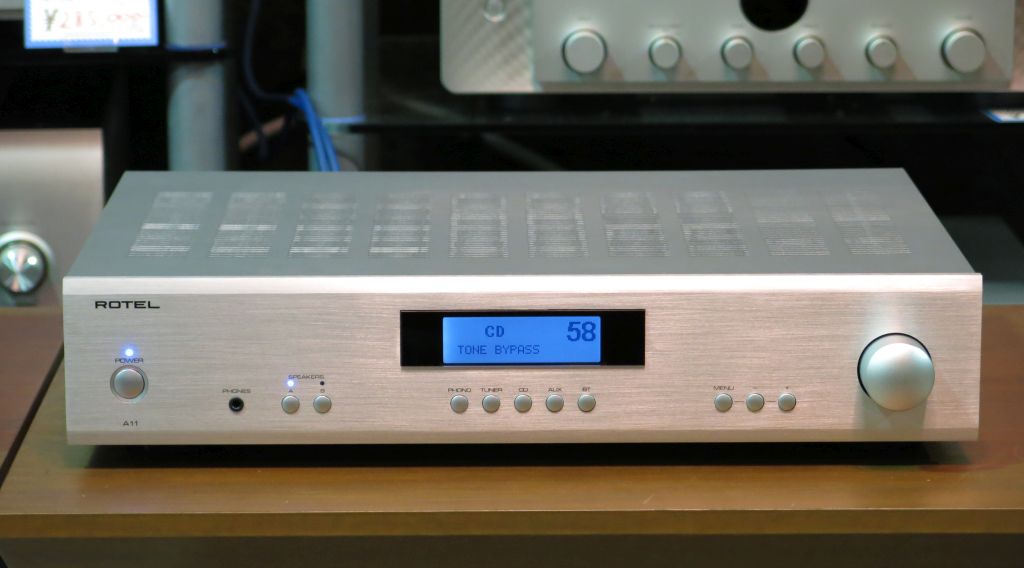 ROTELのプリメインアンプ A11/ CDプレーヤーCD11を聴いてみた