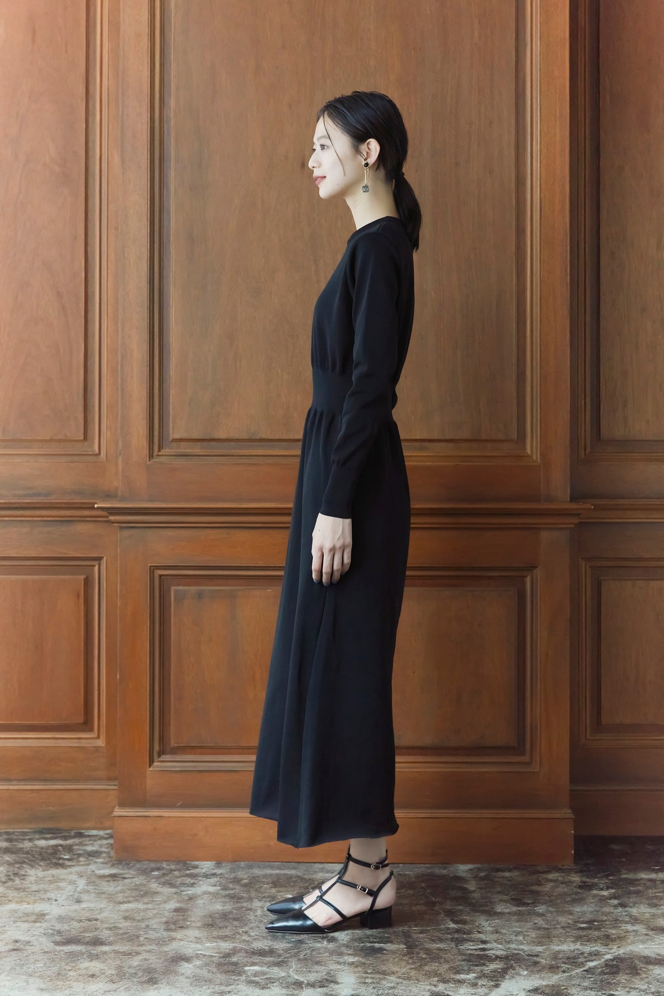 Elastic knit dress (Black) – Audire