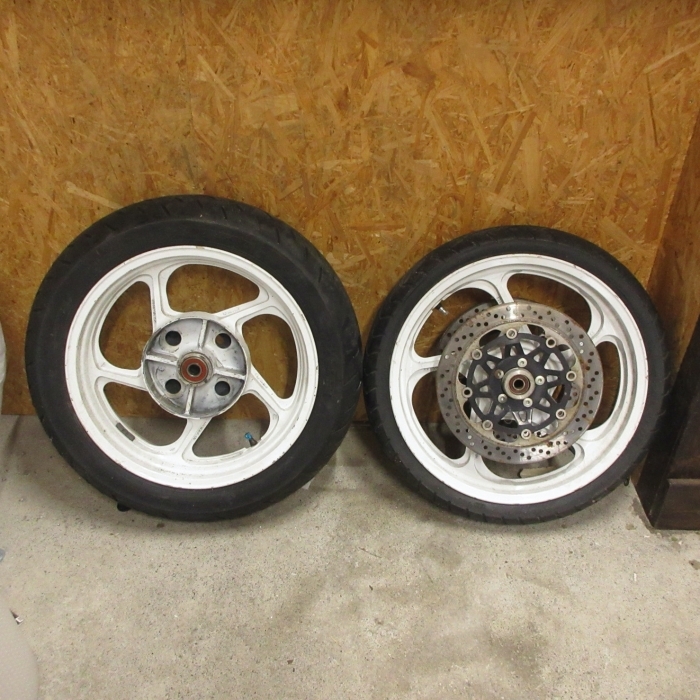 Yahoo!オークション -「ゼファー1100」(セット) (カワサキ用)の落札