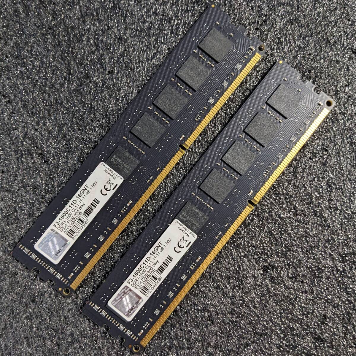 DDR4メモリ 16GB(8GB2枚組) SanMax SMD4-U8G46ME-32AAR(マイクロン