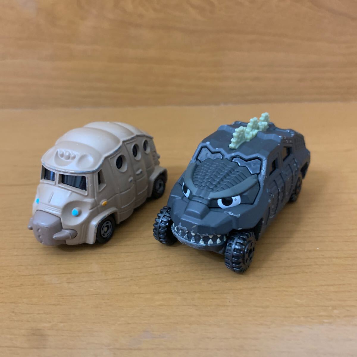 Yahoo!オークション -「godzilla」(トミカ) (自動車)の落札相場・落札価格