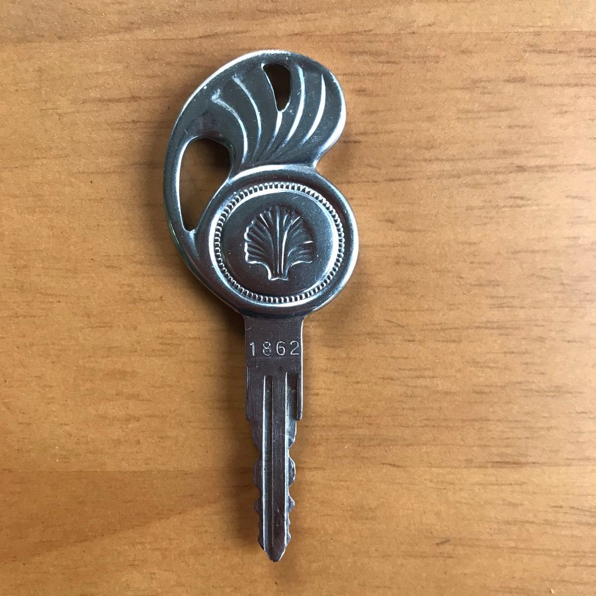 激レア ハッピーヘルナンデス HAPPY HERNANDEZ 白｜Yahoo!フリマ（旧