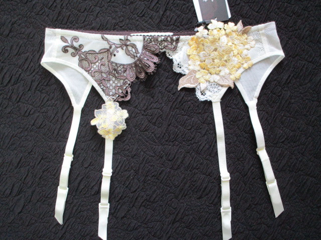 Yahoo!オークション -「サルート 店舗限定」(ガーターベルト