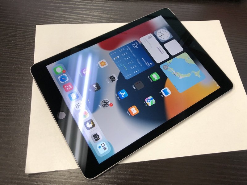 Apple iPad Air 2 Wi-Fi+Cellular 32GB docomo オークション比較