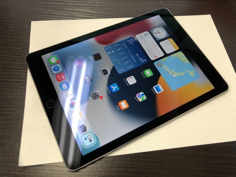 Apple iPad Air 2 Wi-Fi+Cellular 32GB docomo オークション比較