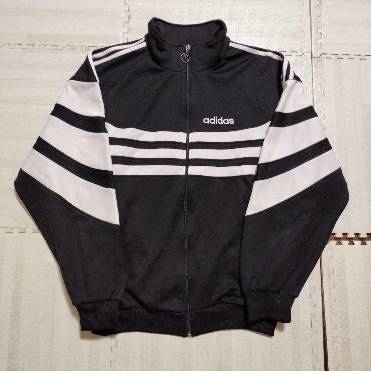 adidas 90s 80s 銀タグ ナイロンジャケット マルチカラー ロゴ刺繍 万
