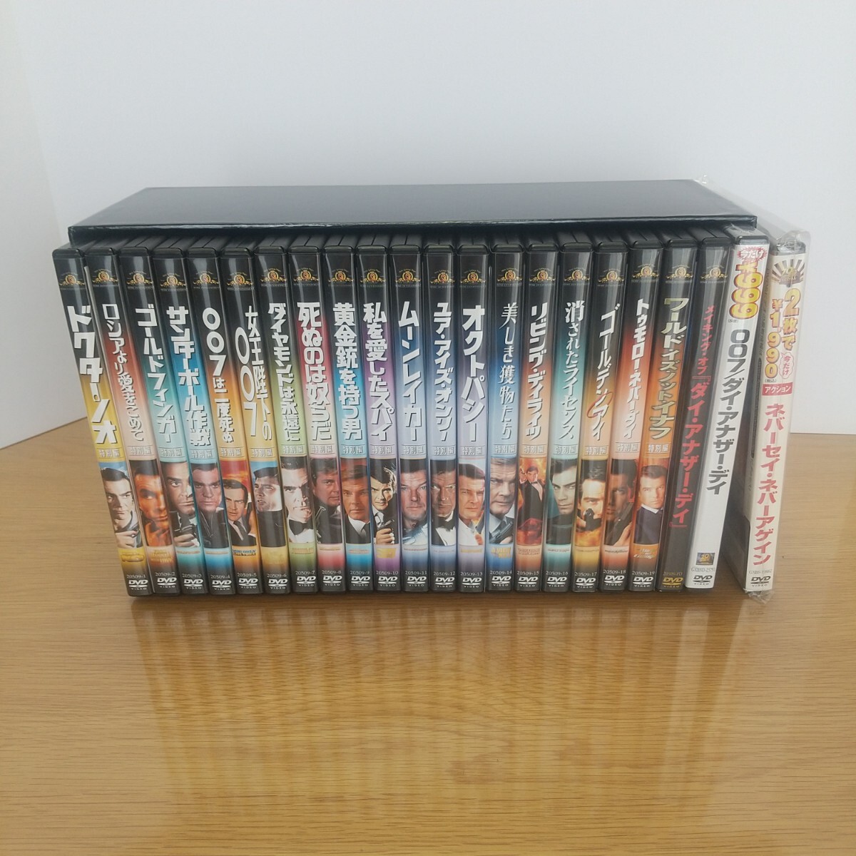 Yahoo!オークション -「007 製作40周年記念限定box」の落札相場・落札価格