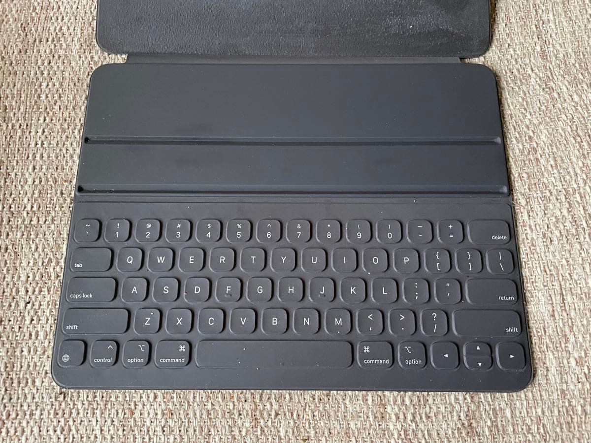 入手困難 Smart Keyboard Folio MU8G2J/A 超美品｜Yahoo!フリマ（旧