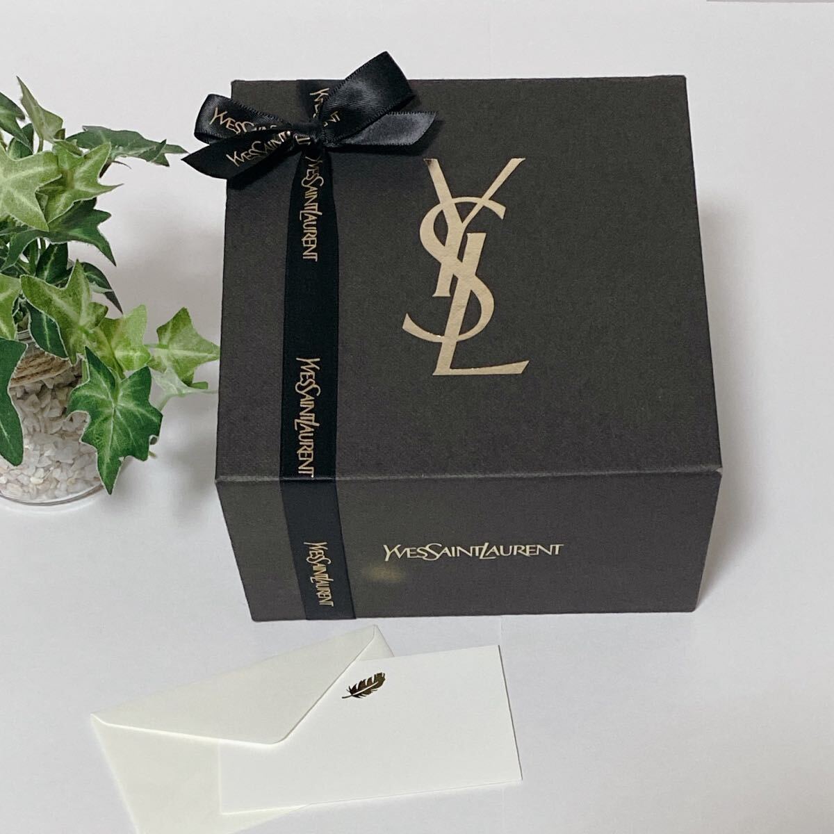 Yahoo!オークション -「空箱」(イヴ・サンローラン) (い)の落札相場