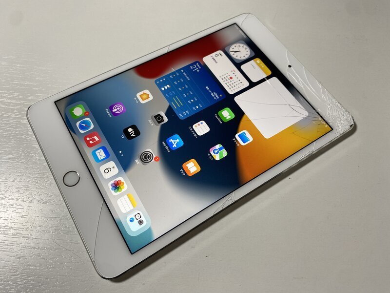 Apple iPad mini 4 Wi-Fi+Cellular 16GB SIMフリー オークション比較