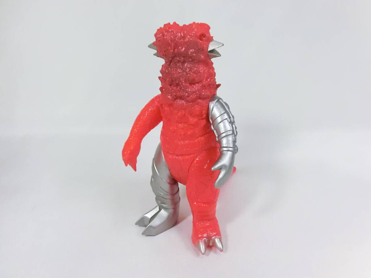 Yahoo!オークション - 初版 ウルトラセブン プラタグ付 1983 バンダイ
