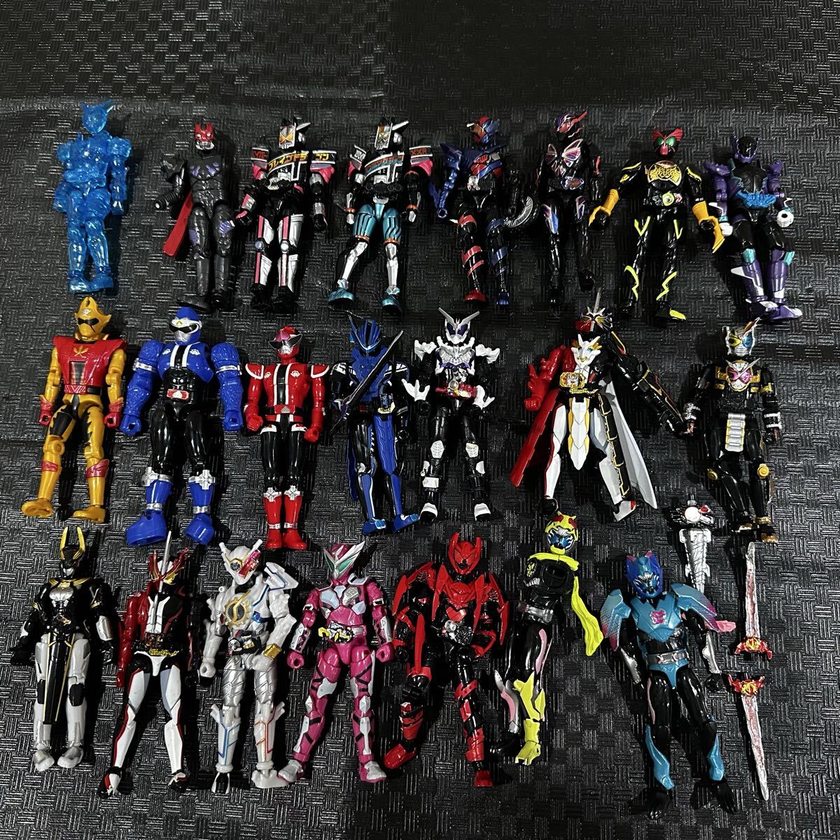 装動 仮面ライダーシリーズまとめ売り ジャンク品 装動 仮面ライダー