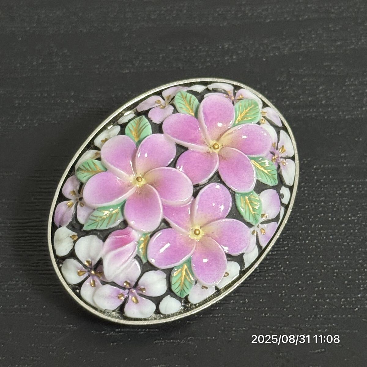 Yahoo!オークション -「トシカネ」(ブローチ) (レディースアクセサリー