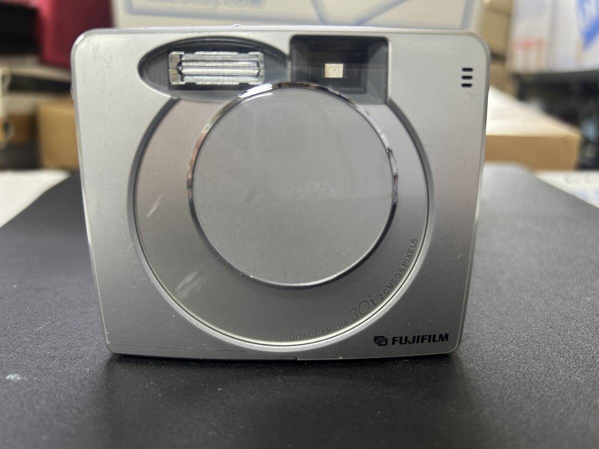FUJIFILM FinePix 30i シルバー SDカード付 FUJIFILM FinePix 30i