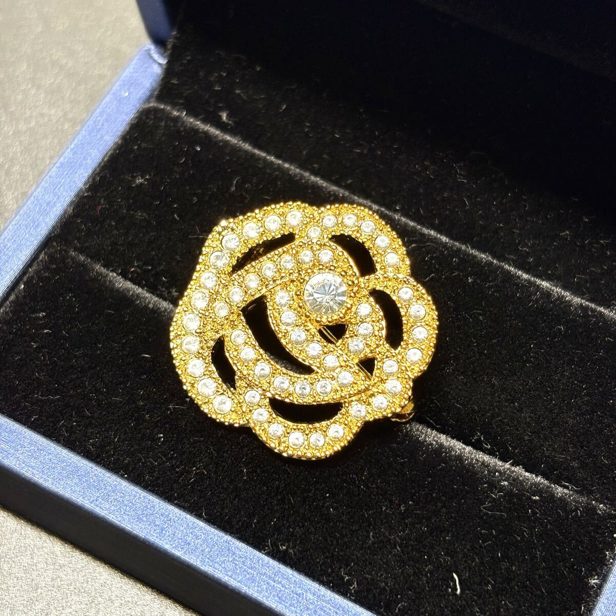 Yahoo!オークション -「花フラワーブローチ」(クリスチャン