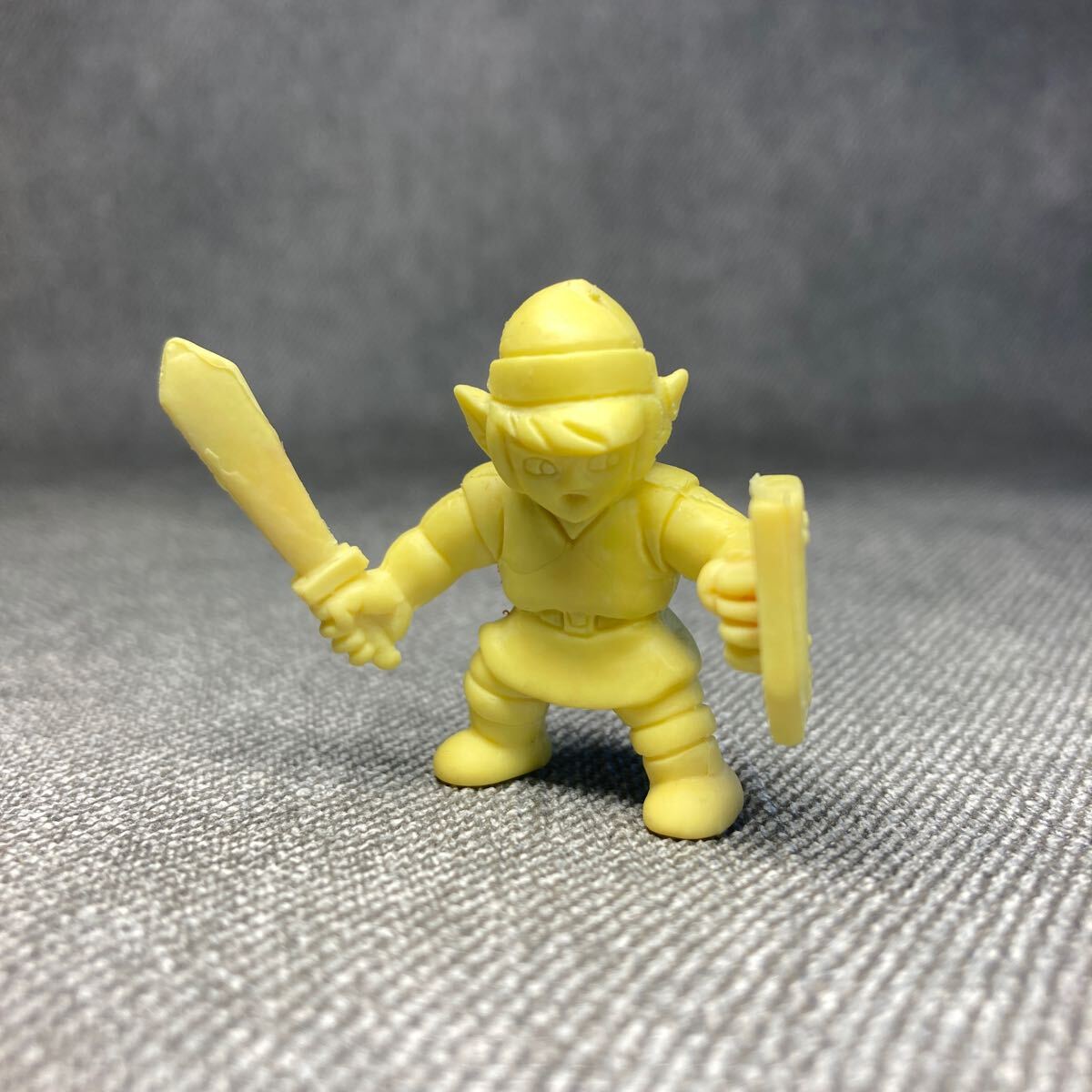 ゼルダの伝説 蓄光 消しゴム ギーニ 任天堂 フィギュア ファミコン