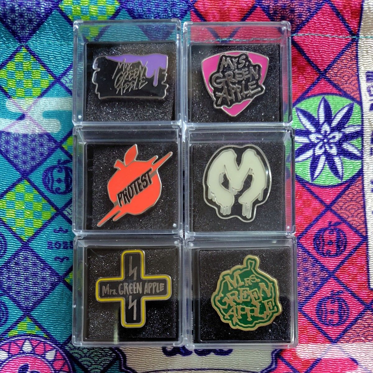 Mrs GREEN APPLE ロゴ ピンバッチ ゼンジン未到とリライアンス グッズ