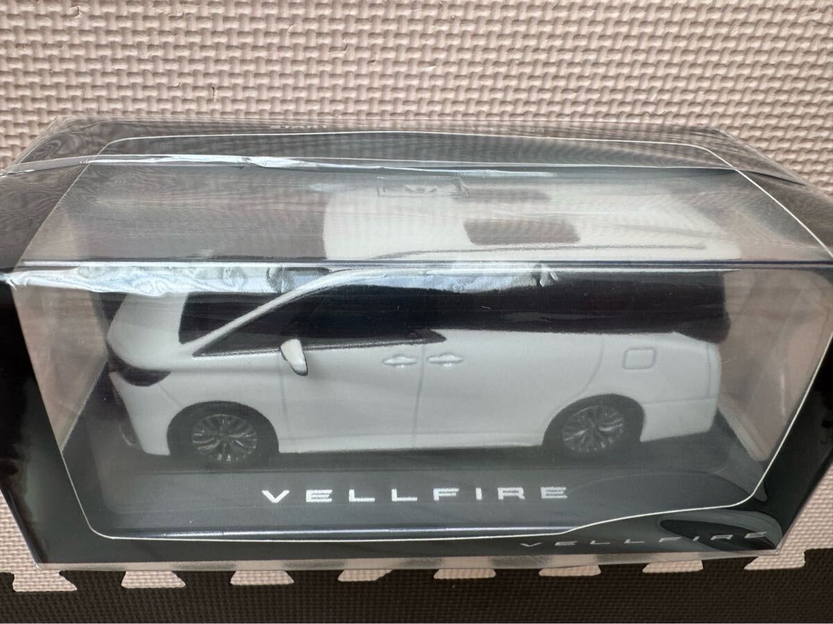 Yahoo!オークション -「トヨタカラーサンプル品ヴェルファイア」の落札