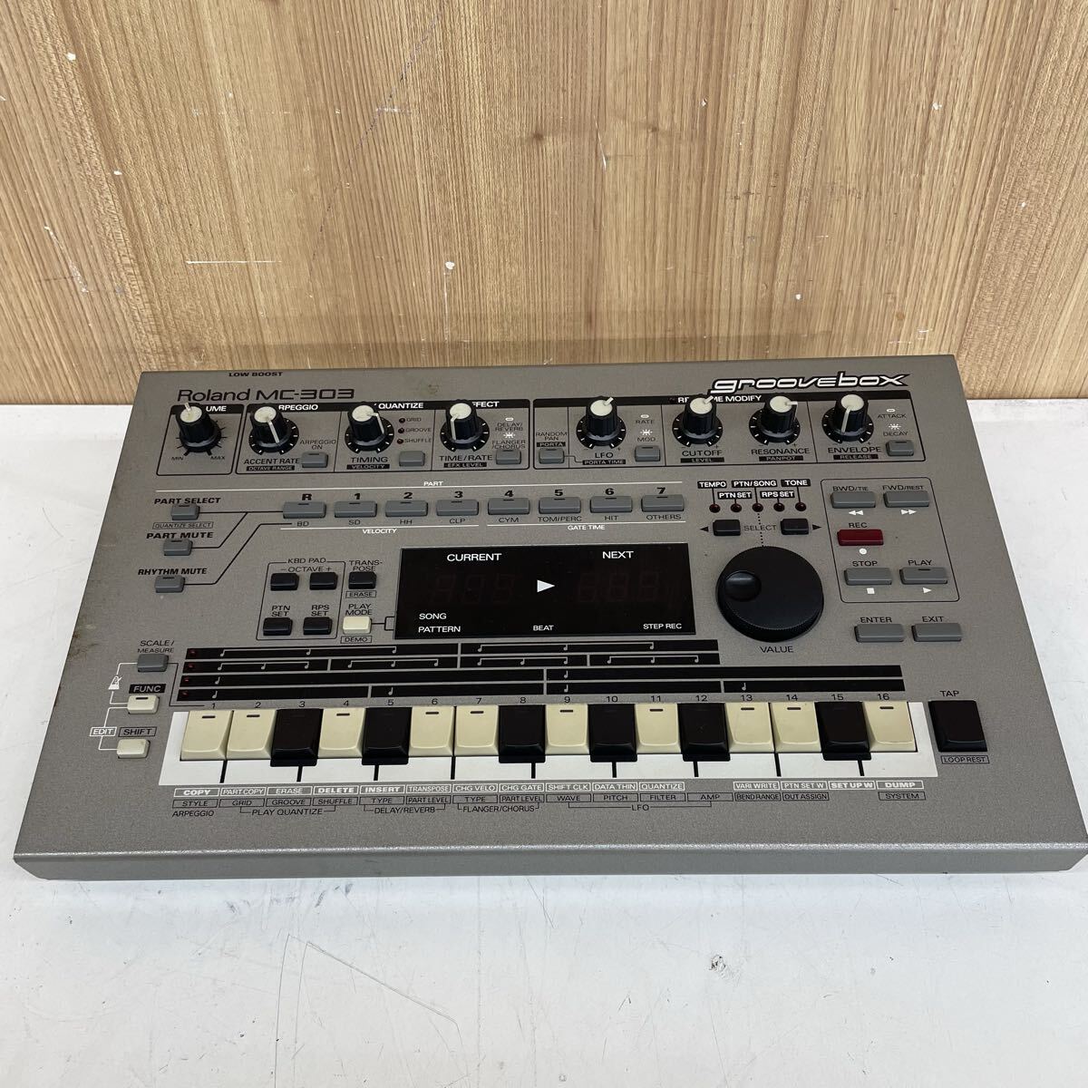 Yahoo!オークション -「roland mc-303」(楽器、器材) の落札相場・落札価格