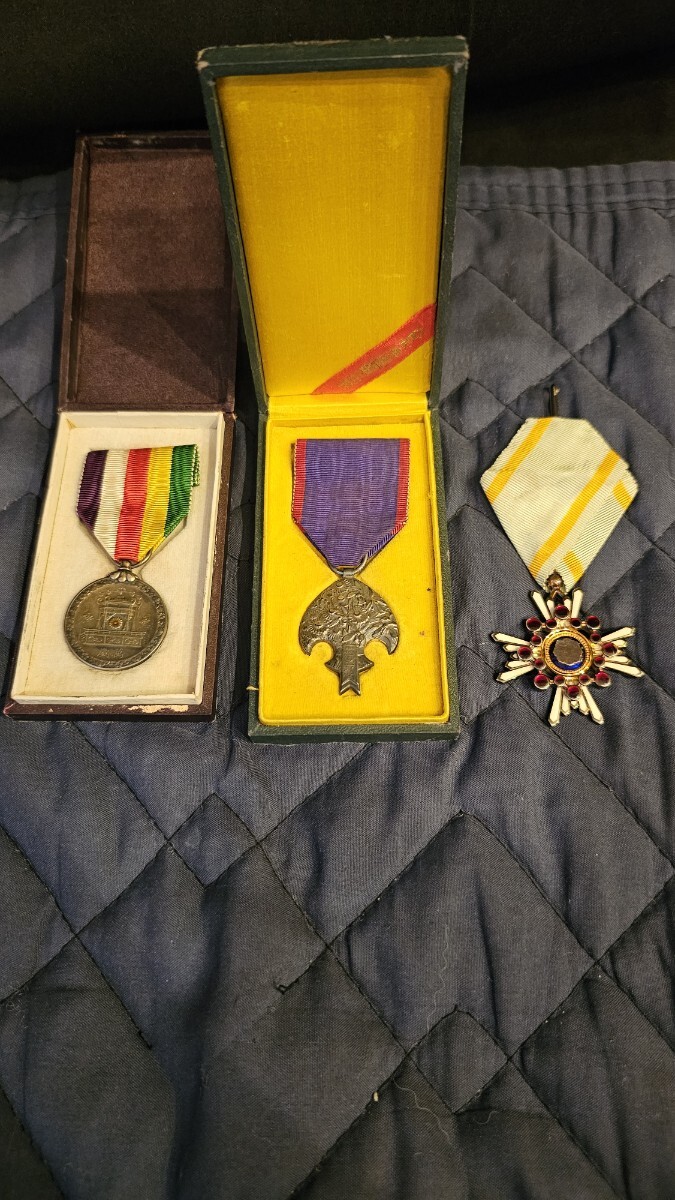 Yahoo!オークション -「満州皇帝訪日記念章」の落札相場・落札価格