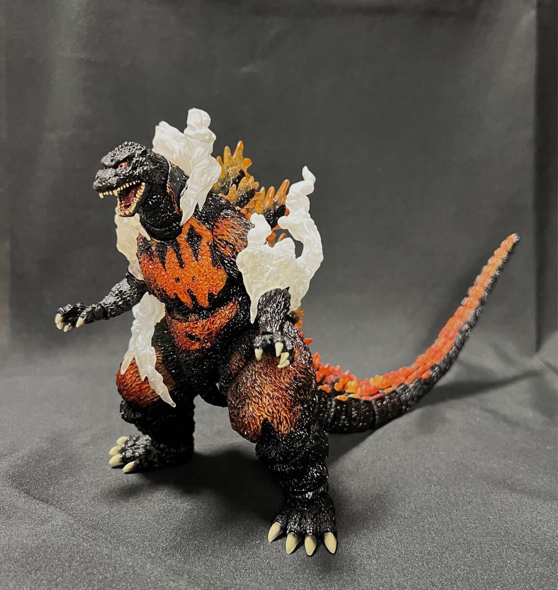 Yahoo!オークション -「s.h.monsterarts ゴジラ 1995 ultimate burning