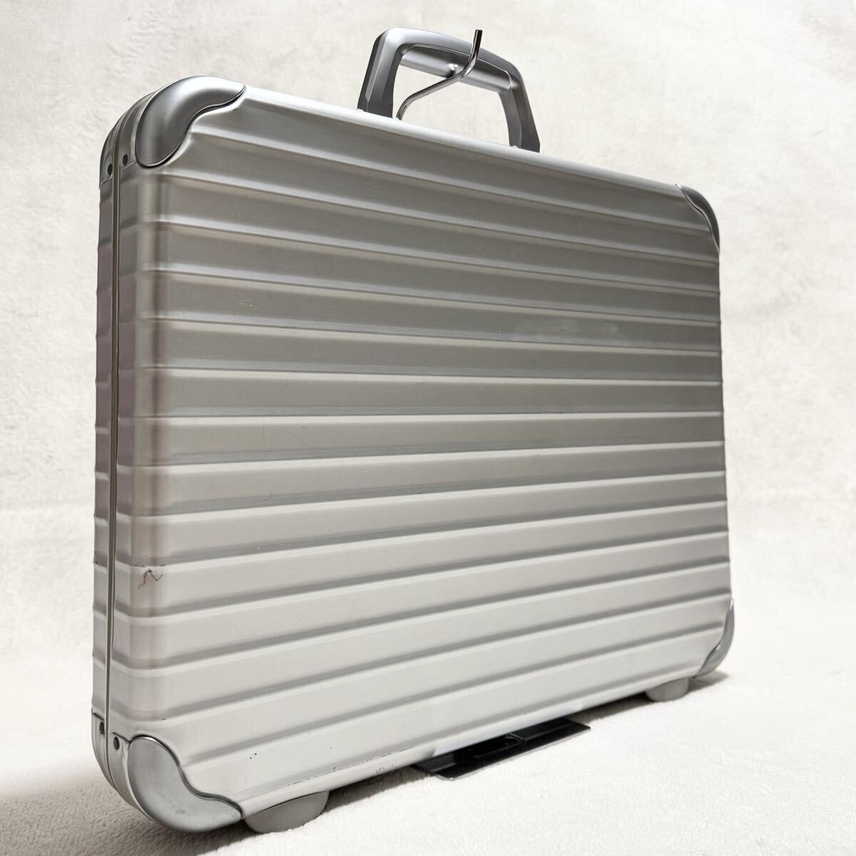 Yahoo!オークション -「rimowa トパーズ」(リモワ) (アタッシュケース