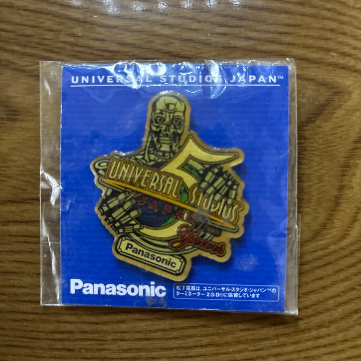 非売品 USJ 3周年限定ピンバッジ】3rd アニバーサリー ユニバーサル