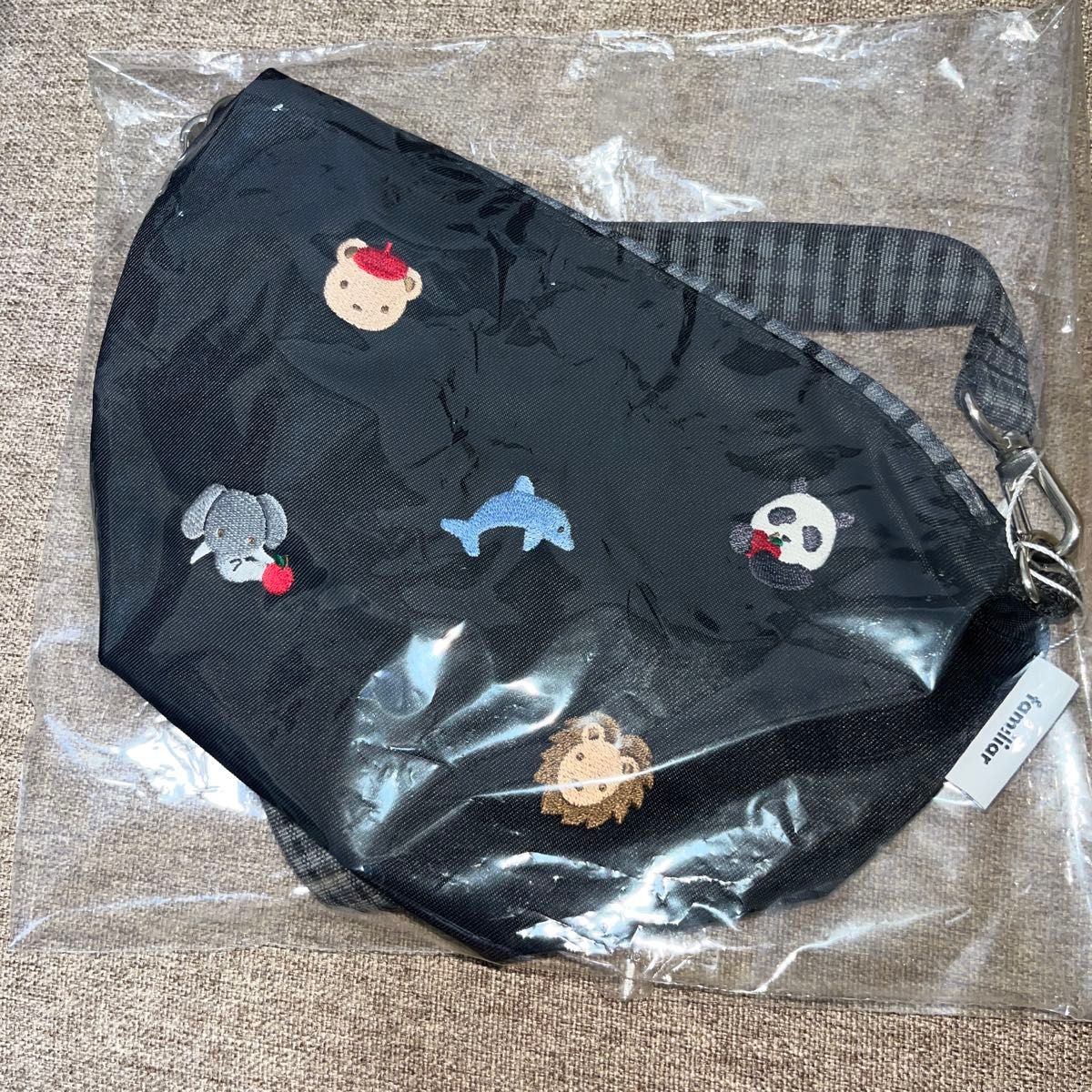 familiar アドベンチャーワールド ポシェット ショルダーバッグ