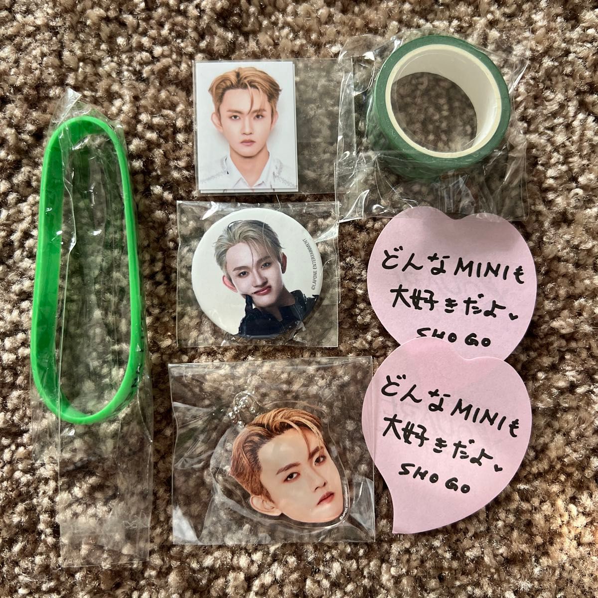 INI 尾崎匠海 缶バッジ 絵文字キーホルダー READY TO POP XQUARE