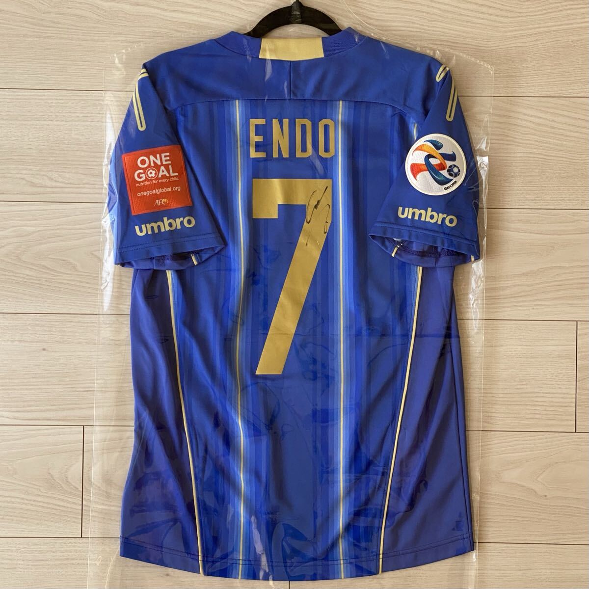 Yahoo!オークション -「遠藤保仁 サイン」の落札相場・落札価格