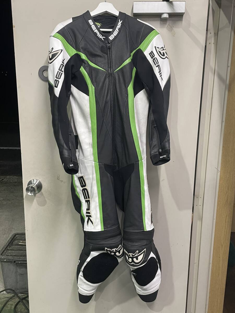 Yahoo!オークション -「ベリック レーシングスーツ 52」の落札相場
