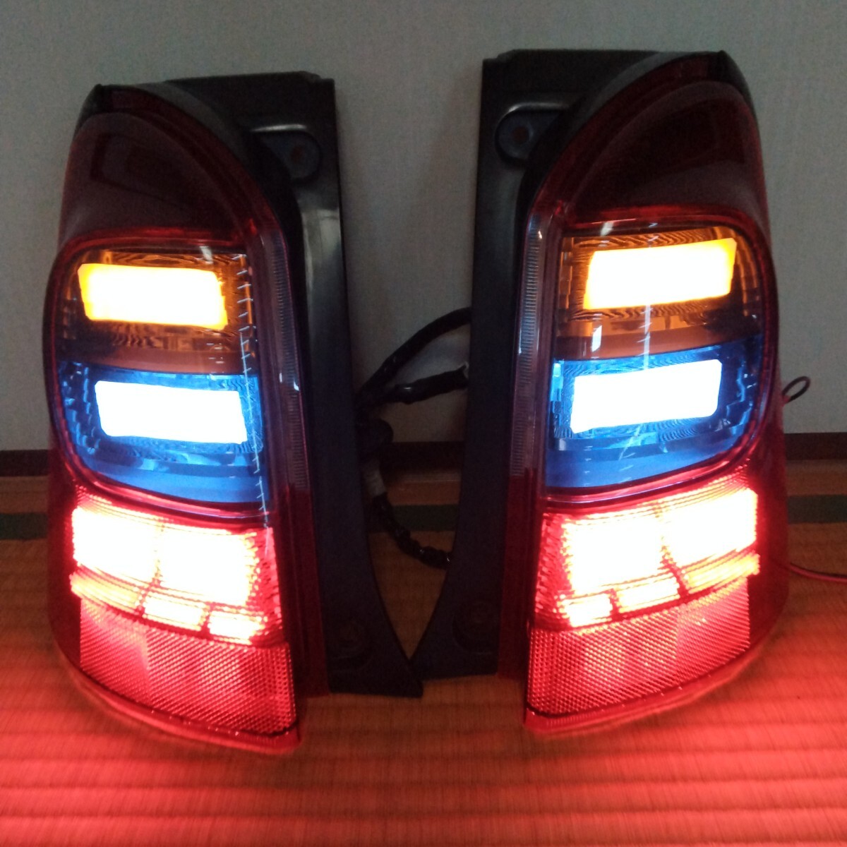 Yahoo!オークション -「エッセ テールled」の落札相場・落札価格