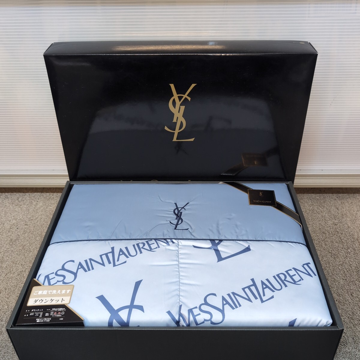 Yahoo!オークション -「イヴ サンローラン」(布団) (寝具)の落札相場