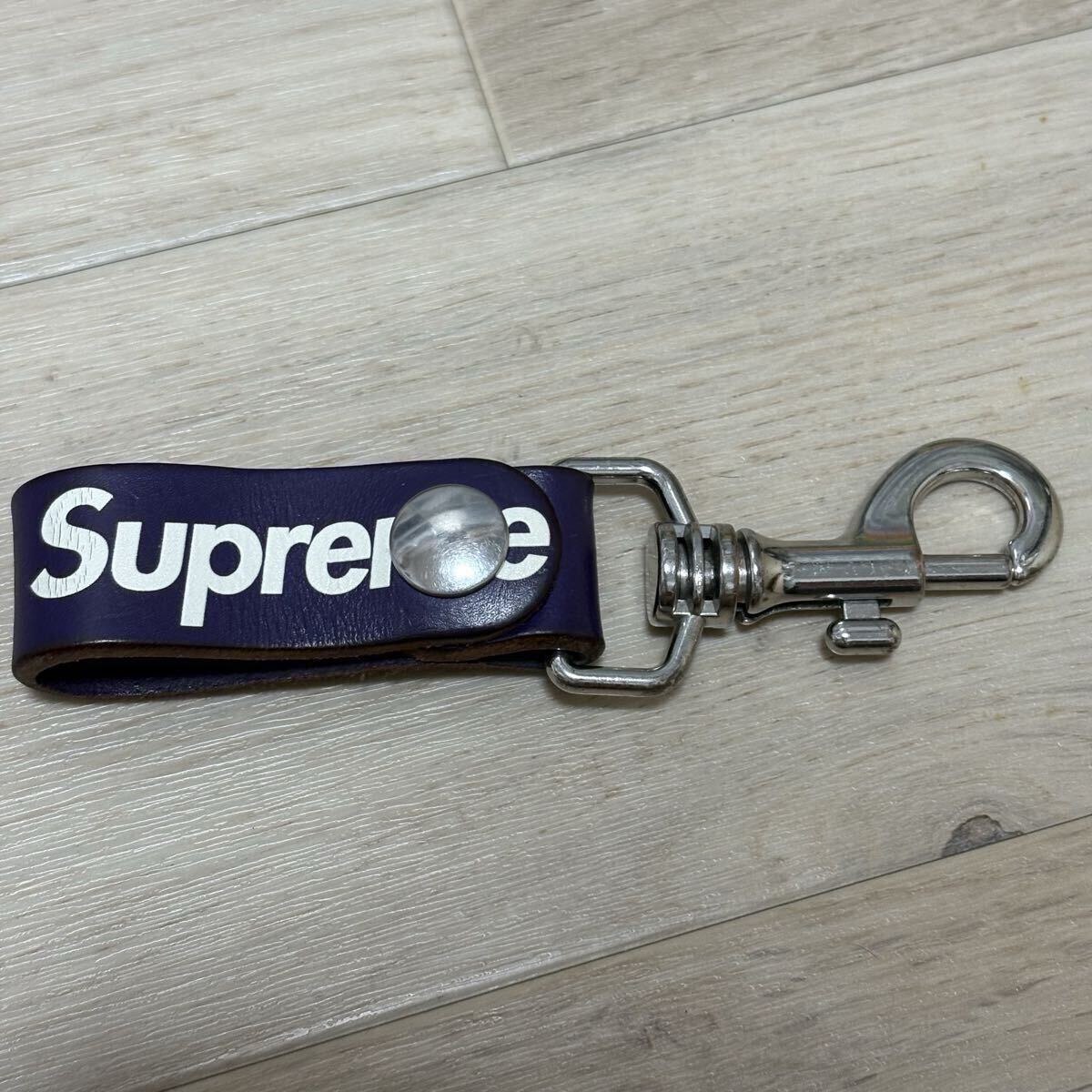 Yahoo!オークション -「supreme レザー キーホルダー」(ファッション