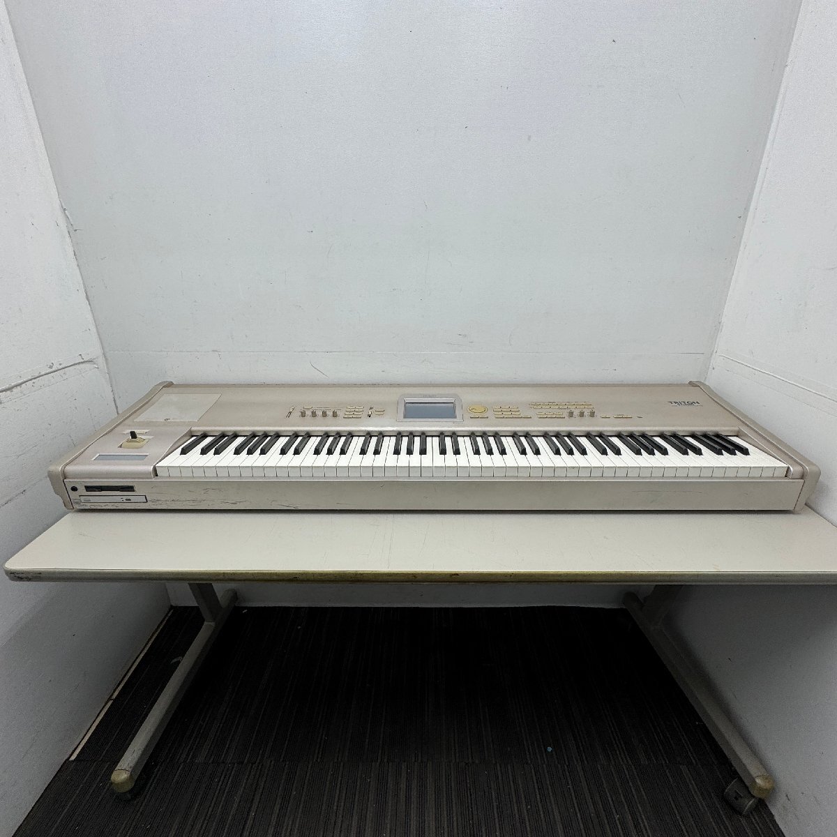 Yahoo!オークション -「korg triton 88」の落札相場・落札価格