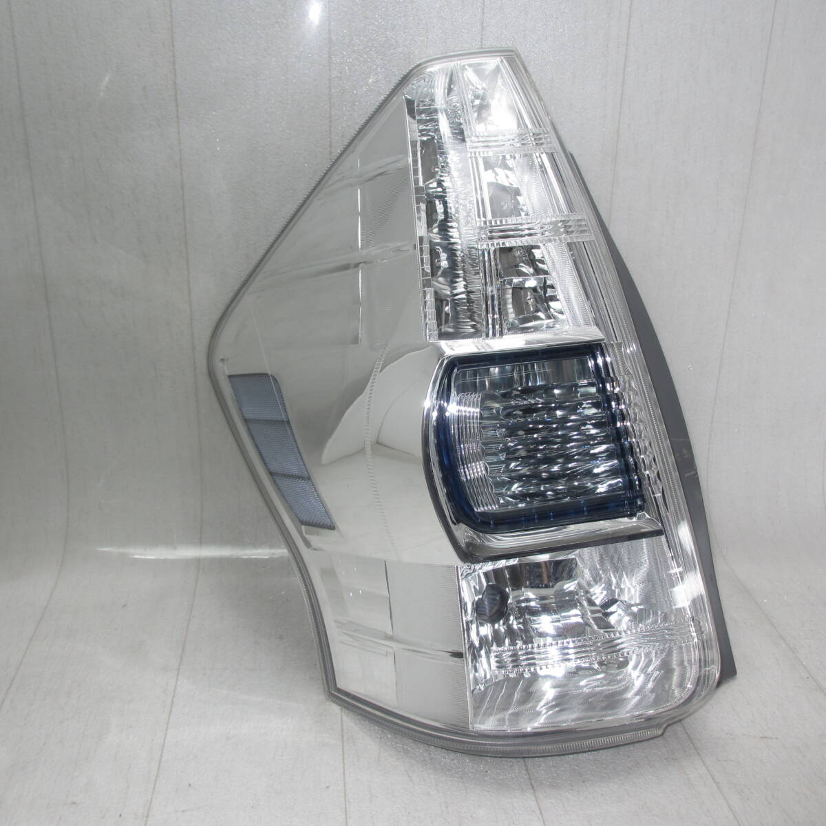 2026年最新】Yahoo!オークション -プリウスα テール 左(自動車