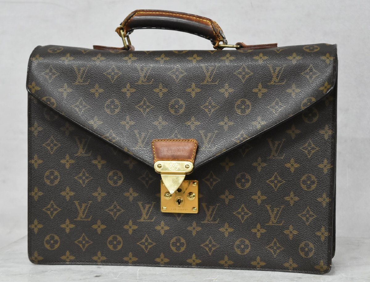 Yahoo!オークション -「ルイヴィトン コンセイエ」の落札相場・落札価格