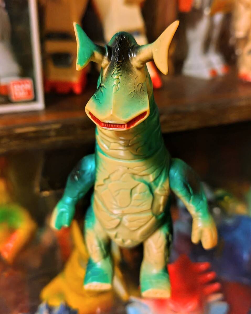 Yahoo!オークション -「エレキング ソフビ」(ビンテージ) の落札相場