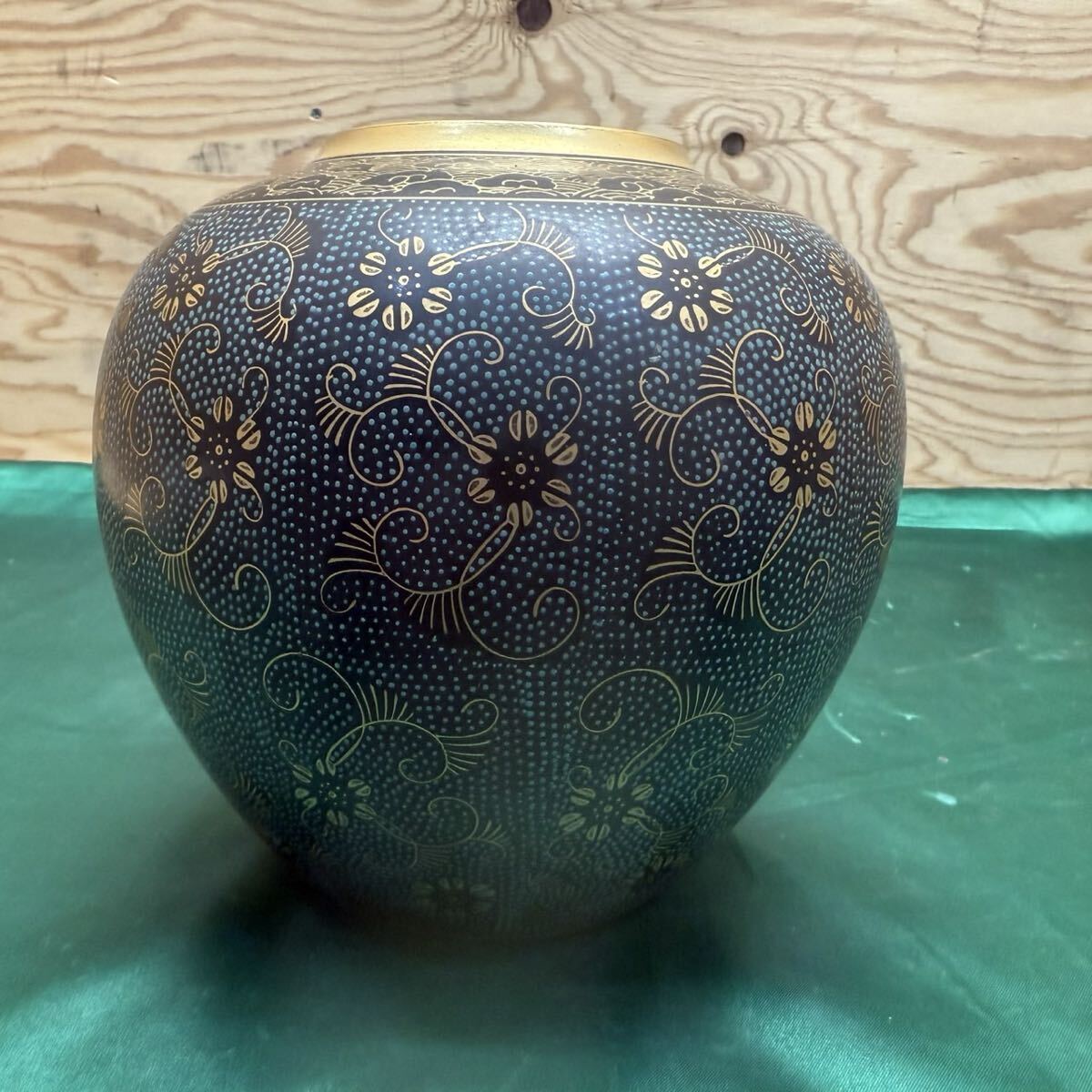 希少珍品！青緑 変形 花器 花入 花瓶 壺 飾壺 陶器 陶芸品 骨董