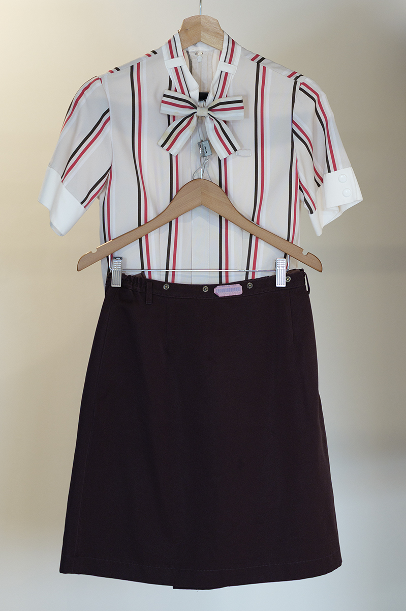 Yahoo!オークション -「デニーズ制服」の落札相場・落札価格