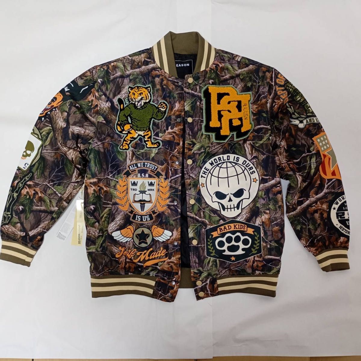 ちいかわ ハチワレ Lサイズ スタジャン Chiikawa Avail｜Yahoo!フリマ