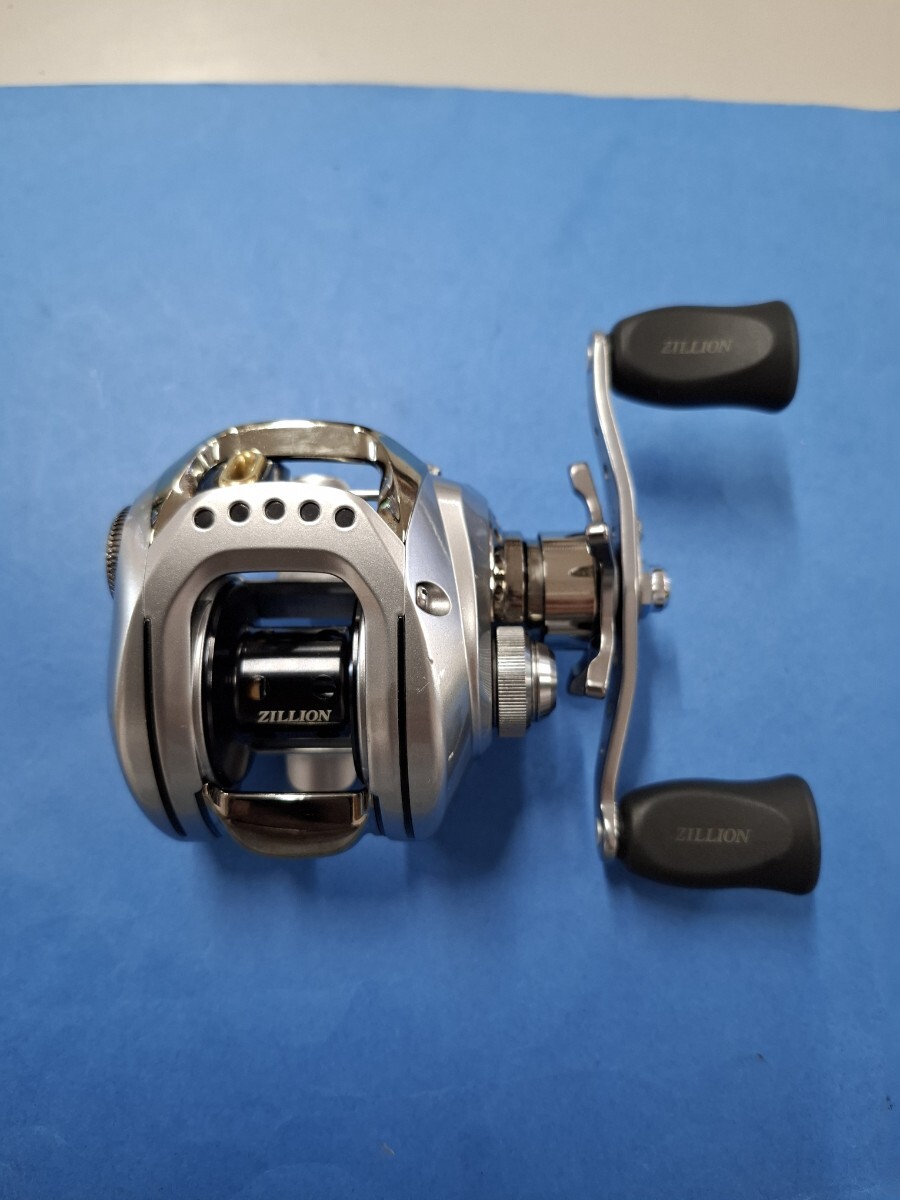 Yahoo!オークション -「ダイワ ジリオン 100p」(ダイワ) (ベイトリール