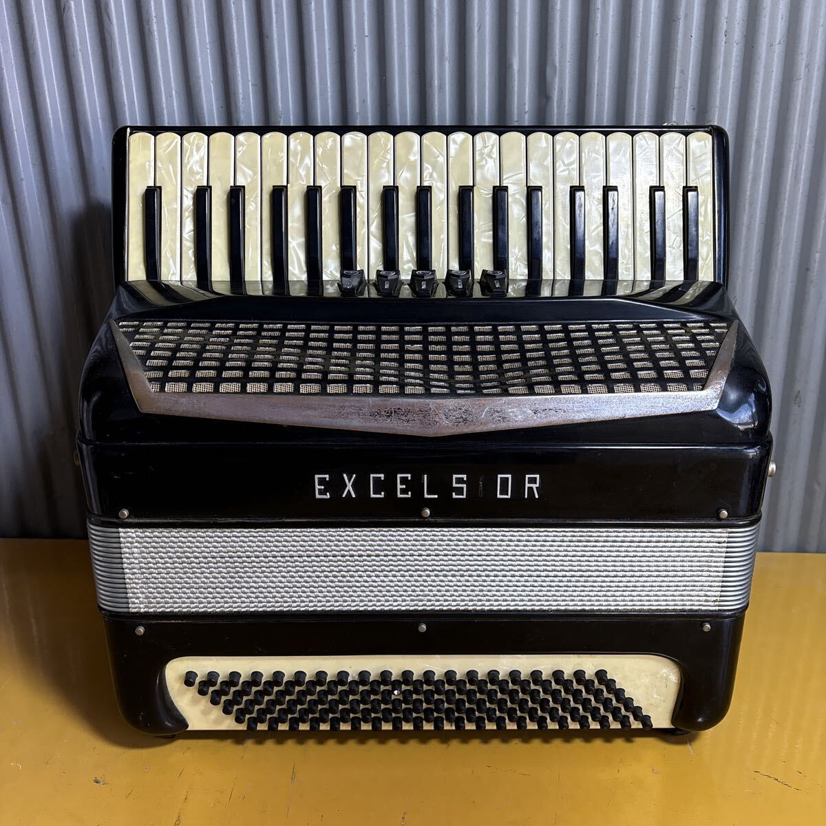 Yahoo!オークション -「303」(アコーディオン) (鍵盤楽器)の落札相場