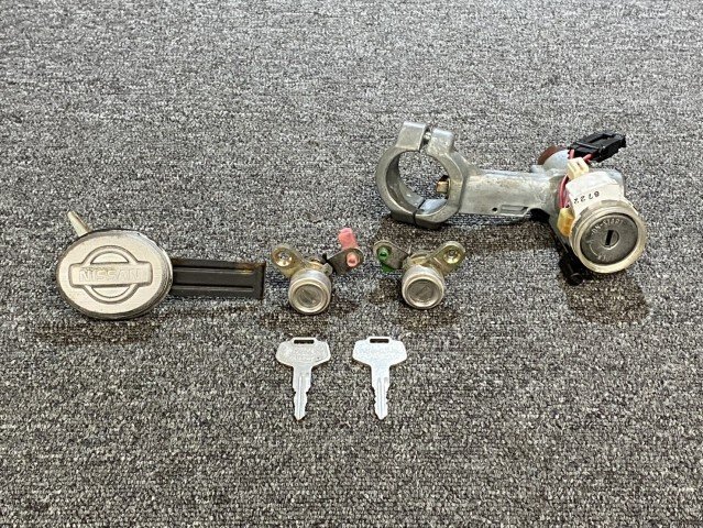 Yahoo!オークション -「r33 キーシリンダー」の落札相場・落札価格