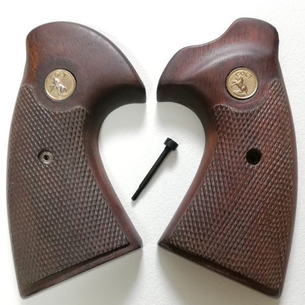 Yahoo!オークション -「コルト純正 パイソン グリップ」の落札相場