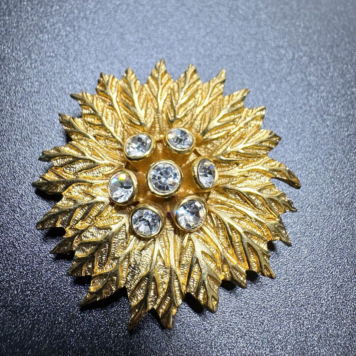 Yahoo!オークション -「花フラワーブローチ」(クリスチャン